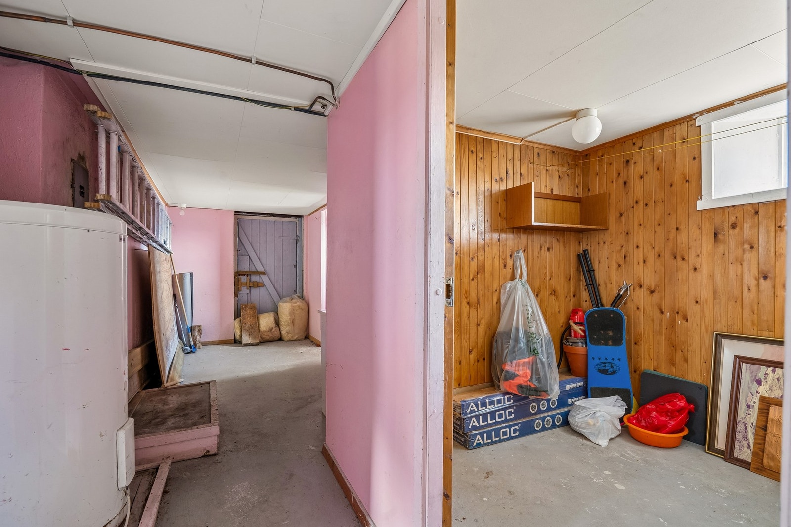 Kjelleren består hovedsakelig av diverse boder som gir godt med lagringsplass til diverse. Galleribilde