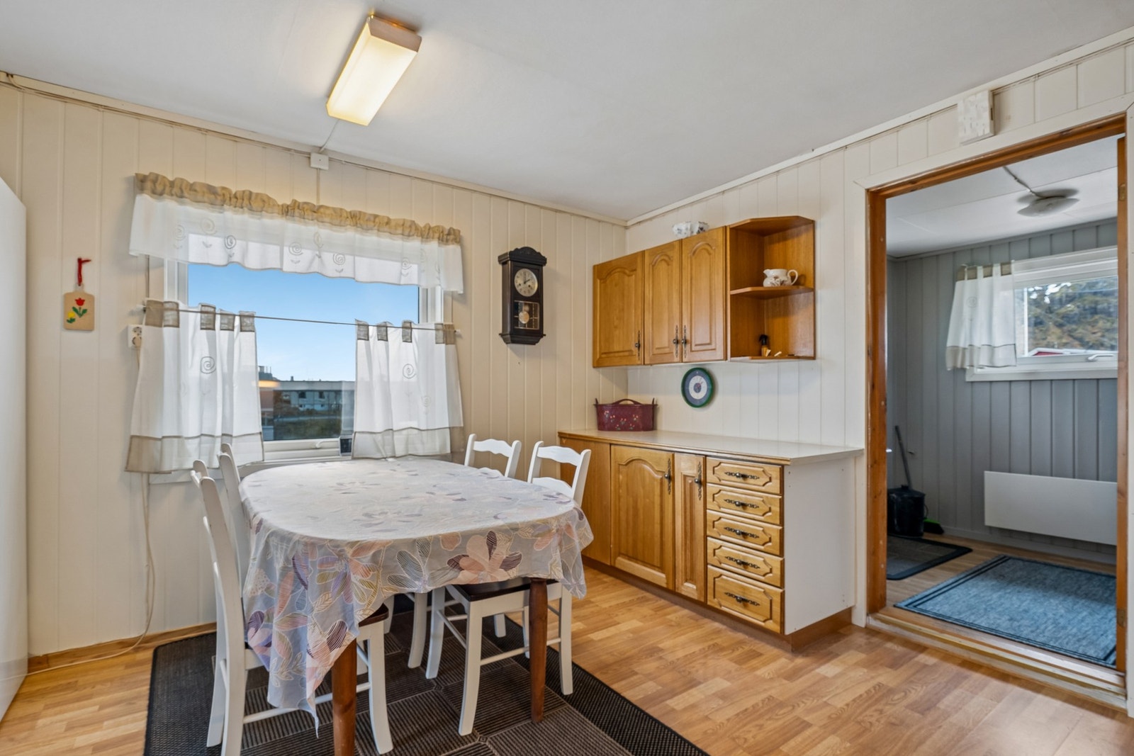 Fra entréen kommer man direkte inn på kjøkkenet. Galleribilde