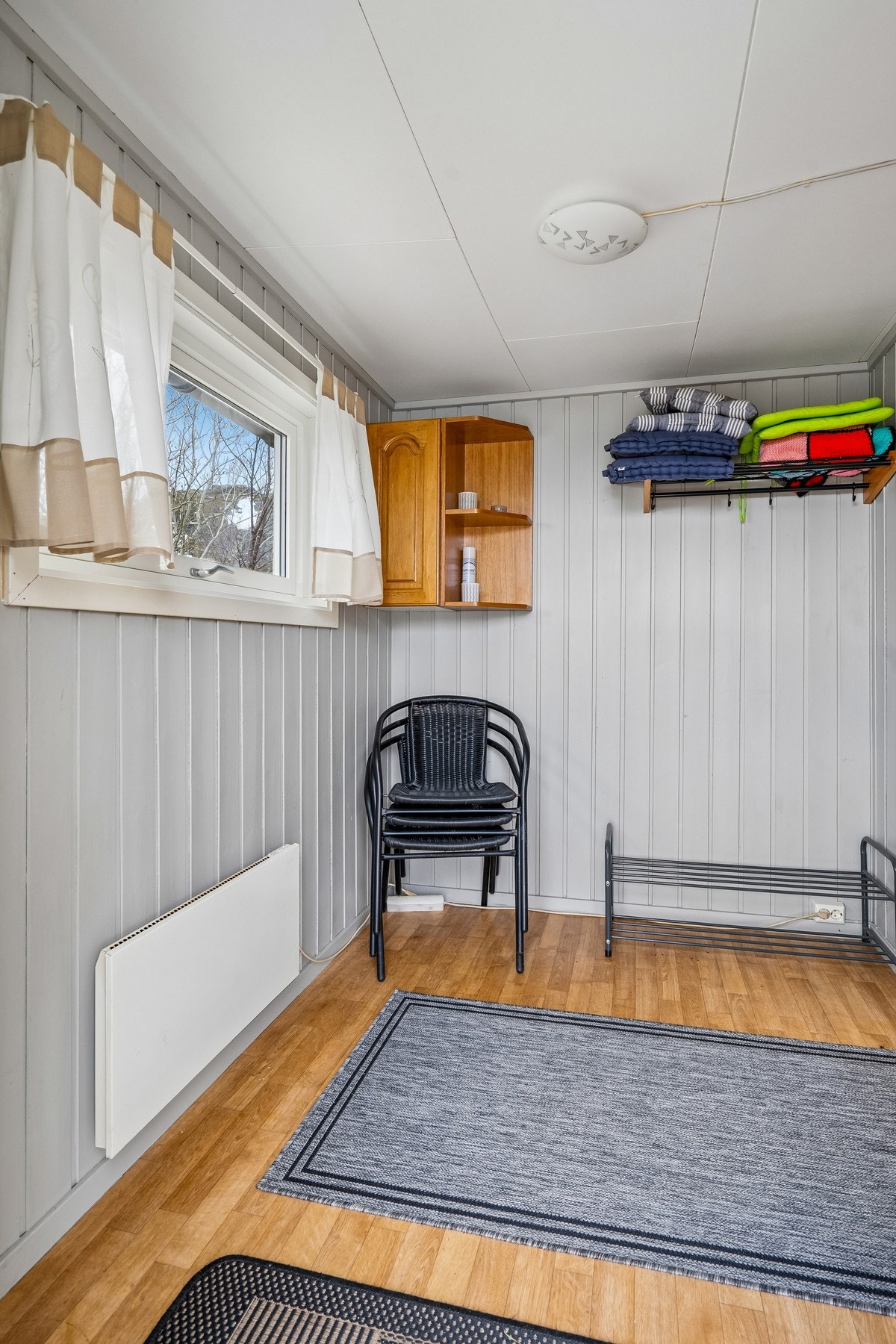 Entrè med plass til garderobeskap. Galleribilde