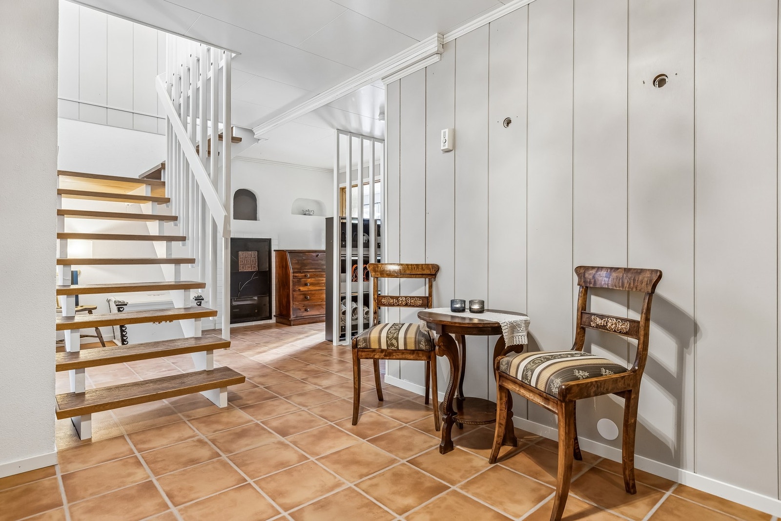 Hall med trapp Galleribilde