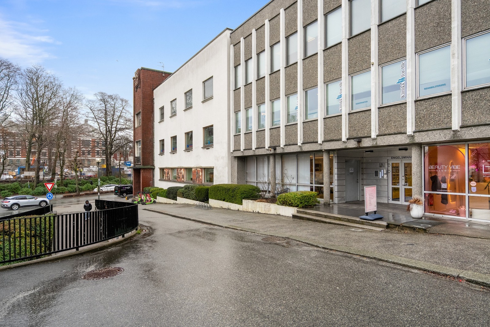 Inngangsparti. Galleribilde