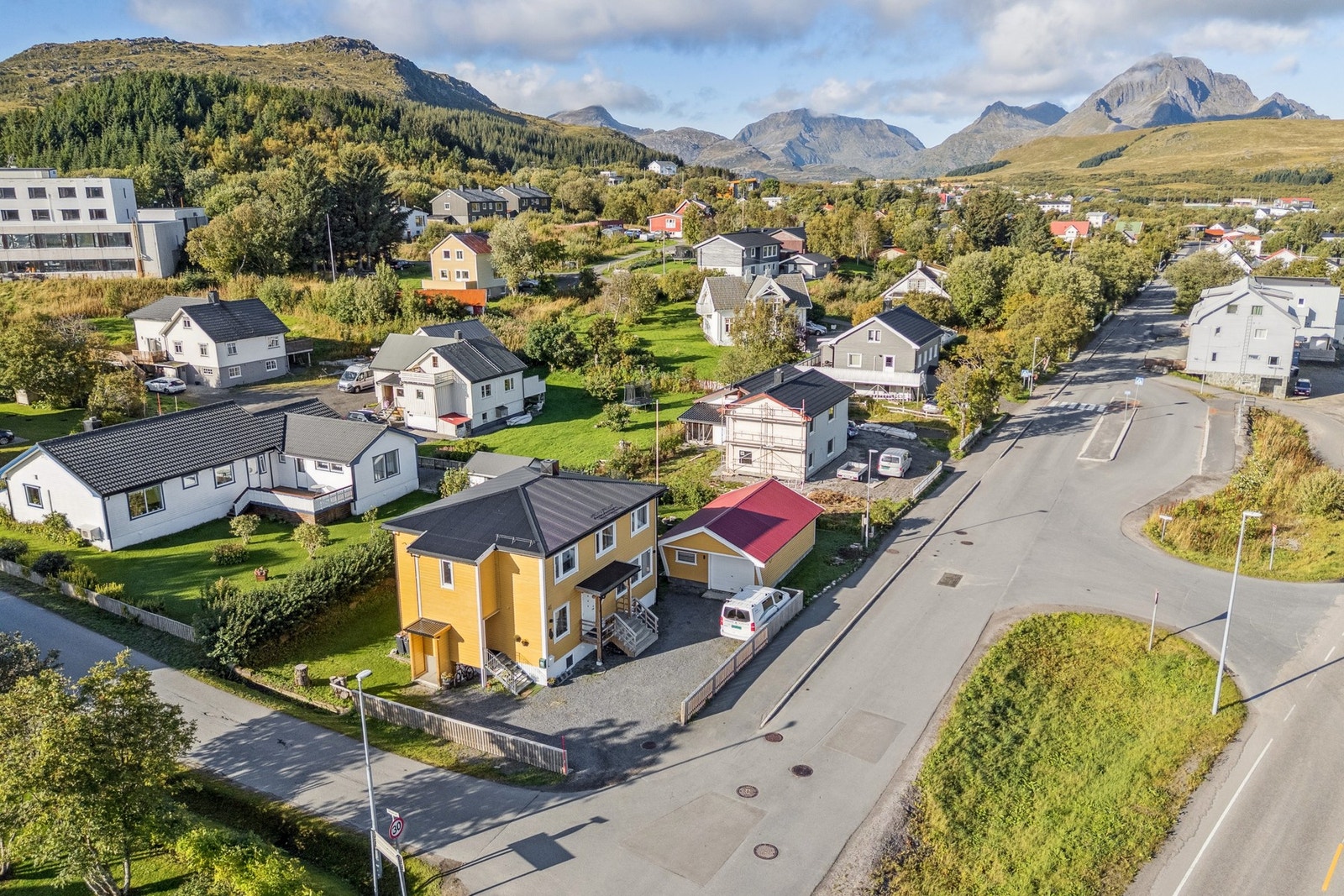 Last ned salgsoppgaven for utfyllende informasjon om eiendommen. Galleribilde