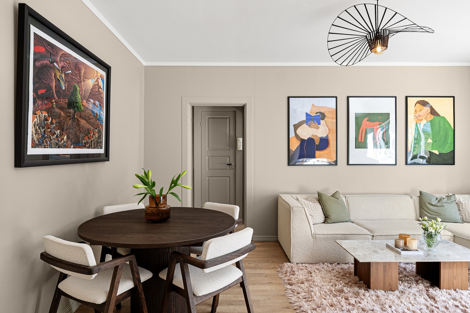 Dekk bordet, tenn lys og nyt! Her ligger alt til rette for gode øyeblikk. Galleribilde