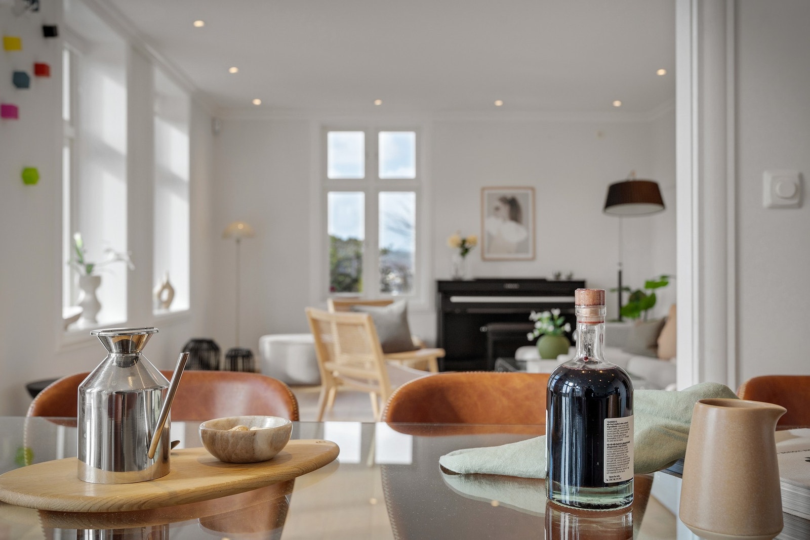 Den åpne løsningen gir en god flyt i leiligheten. Galleribilde