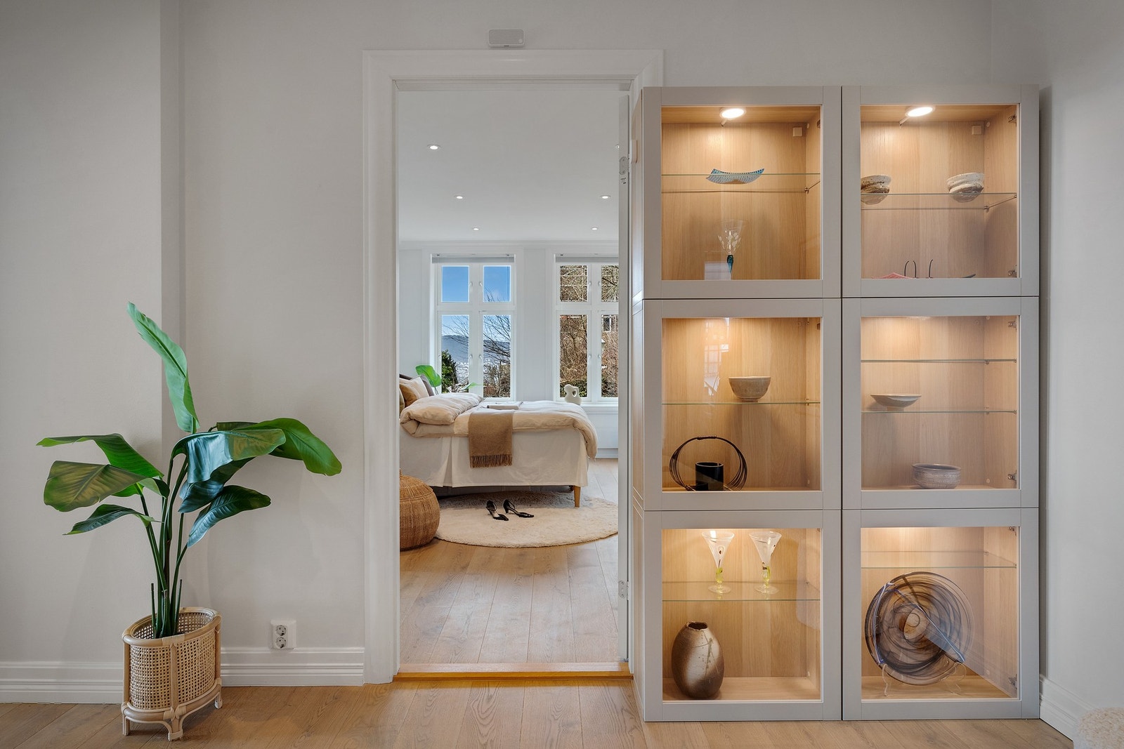 Inn mot hovedsoverom. Galleribilde