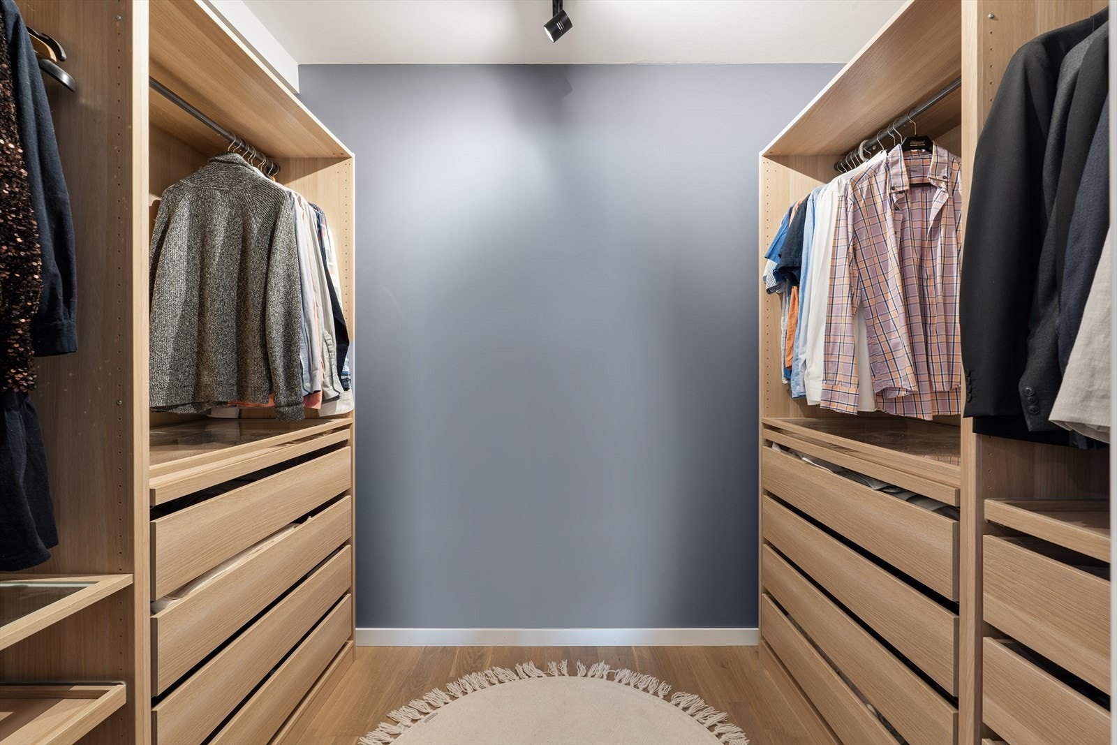 Walk-in garderobe Galleribilde