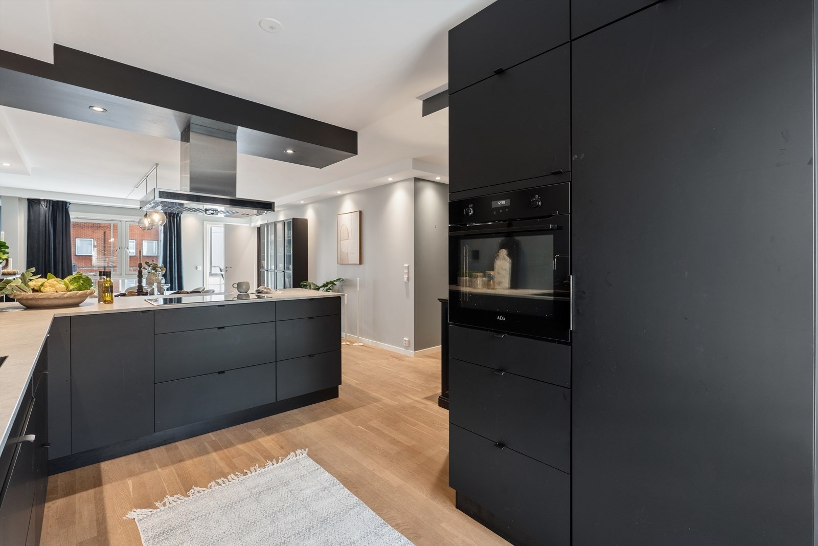 Godt med skap- og benkeplass Galleribilde