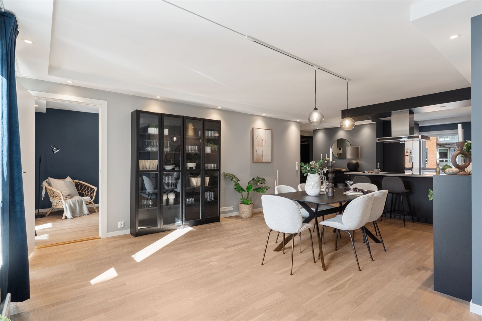 Gulvvarme i entré, toalettrom og stue/kjøkken Galleribilde