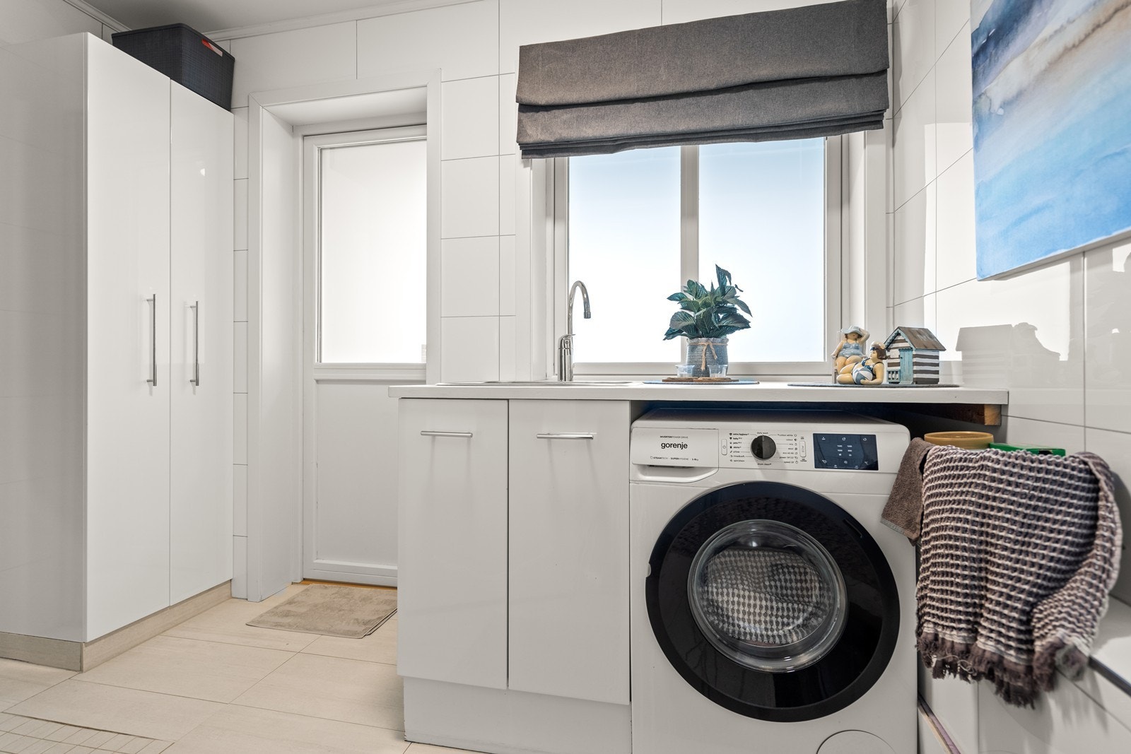 Vaskerom Galleribilde