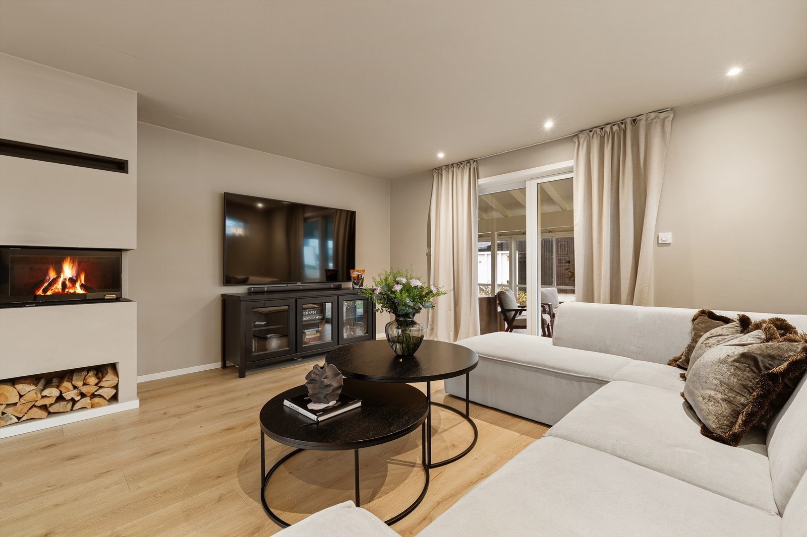 - Skyvedøren til vinterhagen var ny i 2023 - Galleribilde