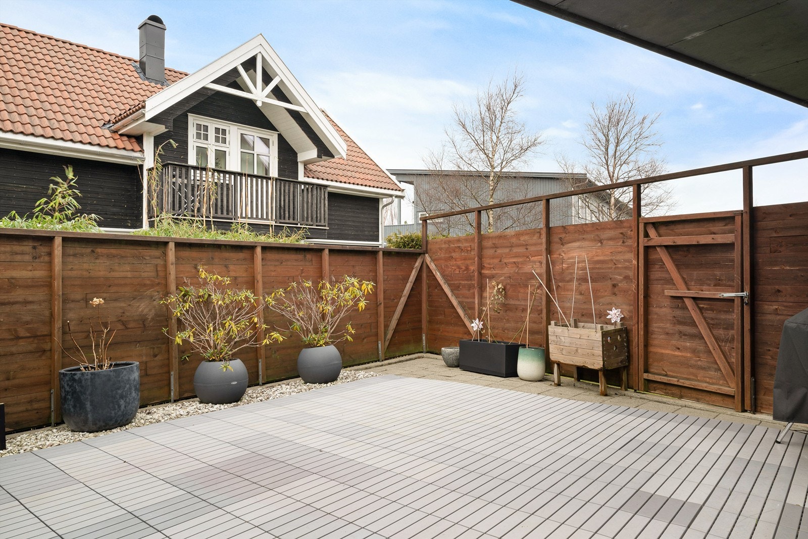 Utgang til felles hage. Galleribilde