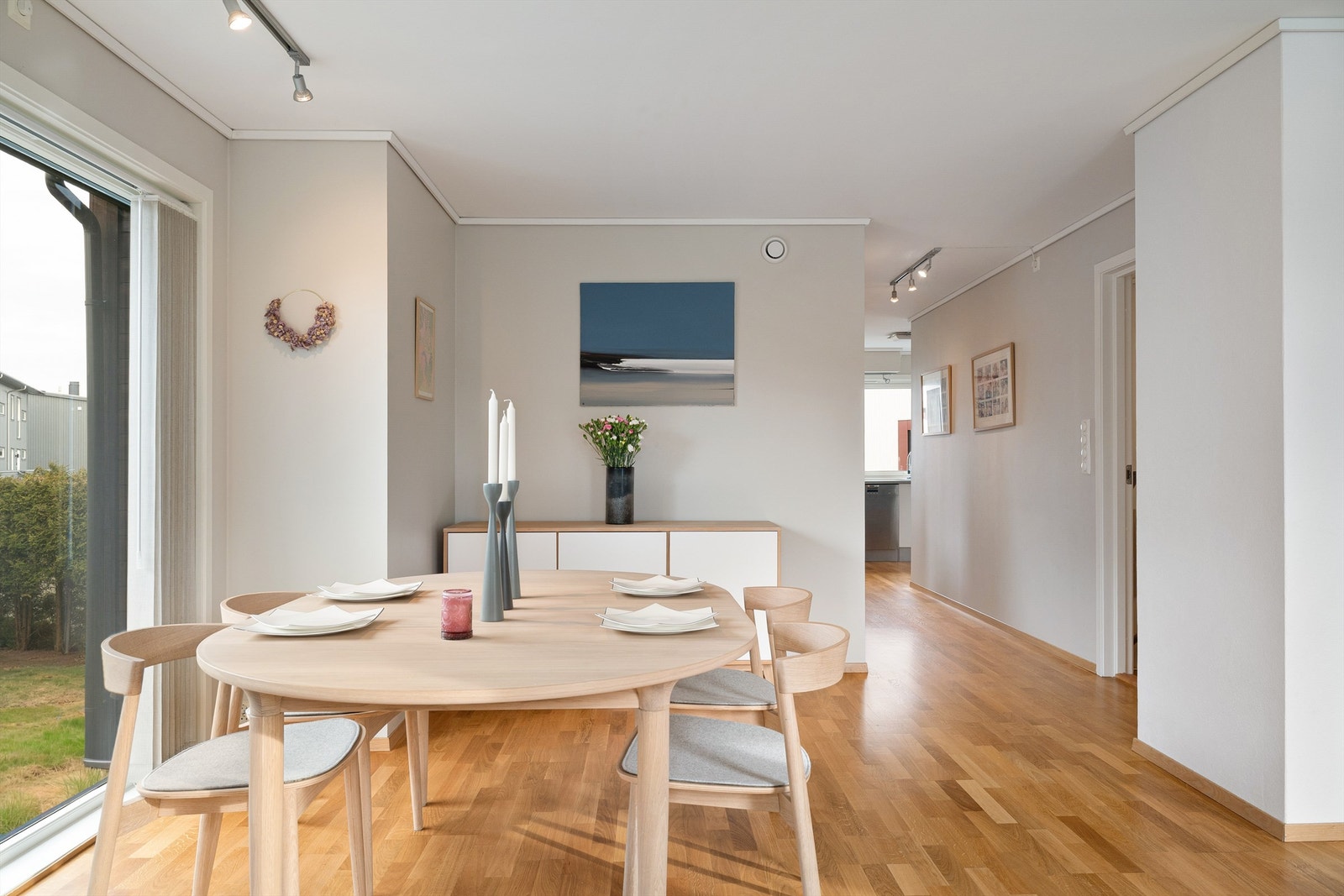 Separat stue - og kjøkkenløsning. Galleribilde