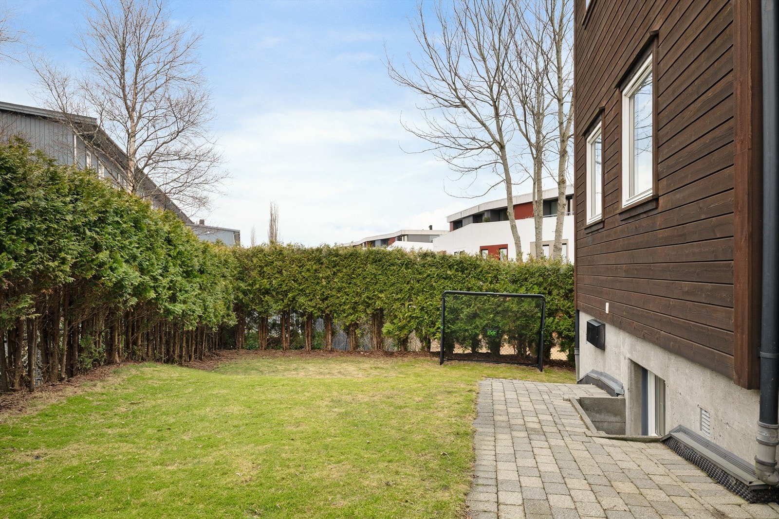 Stor felles hage. Galleribilde