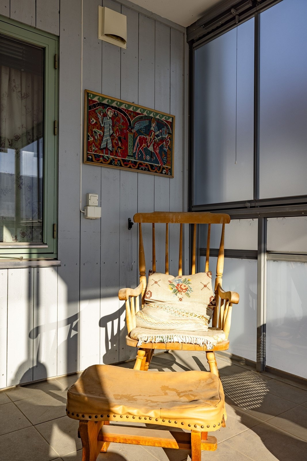 Det er lys og elektrisk uttak på verandaen. Galleribilde