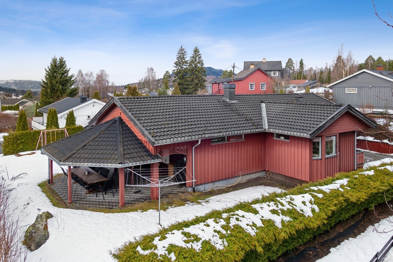 Dette er en innholdsrik enebolig med barnevennlig beliggenhet i Brandbu. Galleribilde