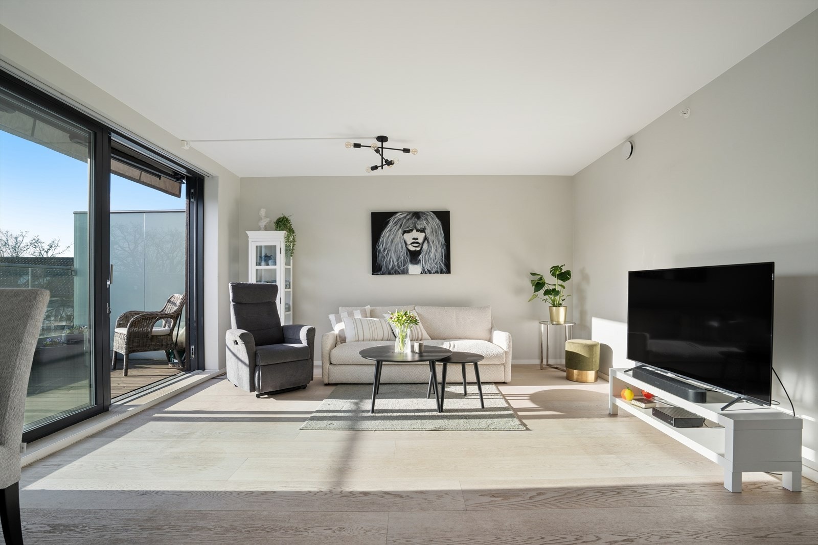 DNB Eiendom v/ Julie Kihle Kristiansen har gleden av å presentere Stoltenbergs gate 38 B! Galleribilde