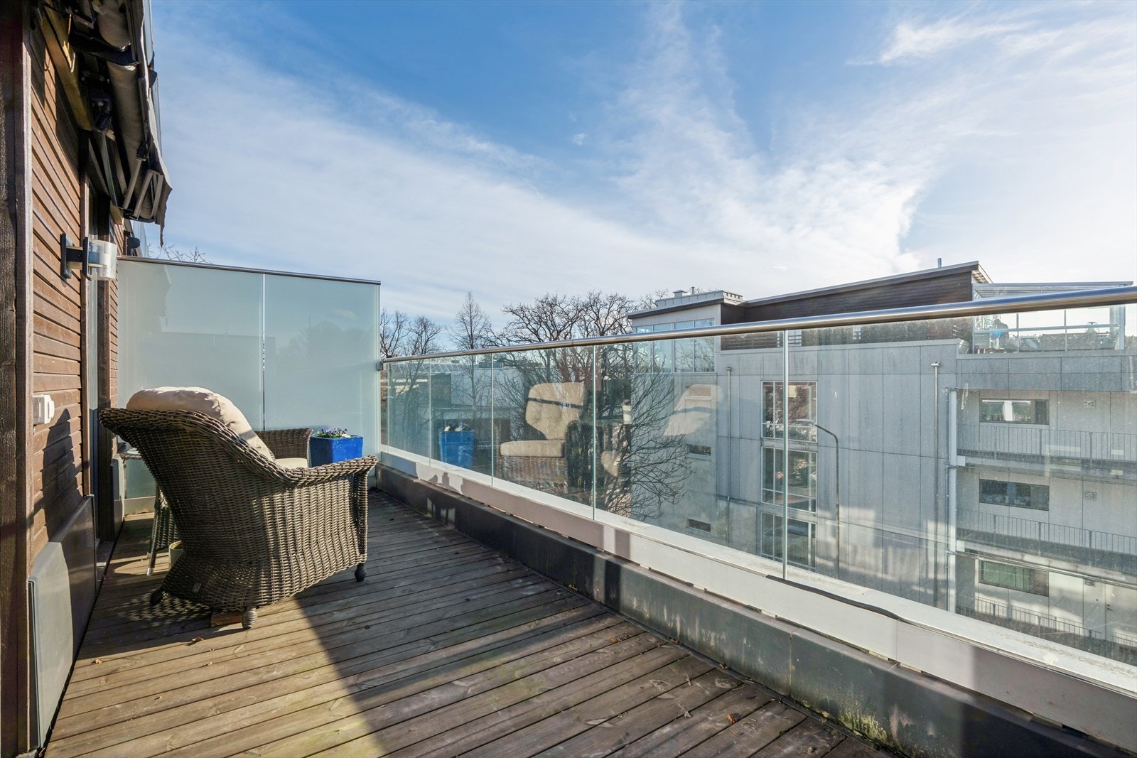 Her er det god plass til utemøbler og hyggelige soner. Galleribilde