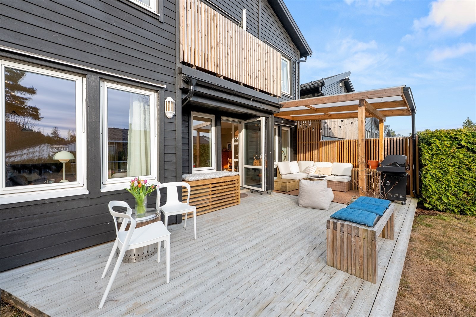 Flott terrasse med pergola (se pkt. ferdigattest i salgsoppgaven). Galleribilde