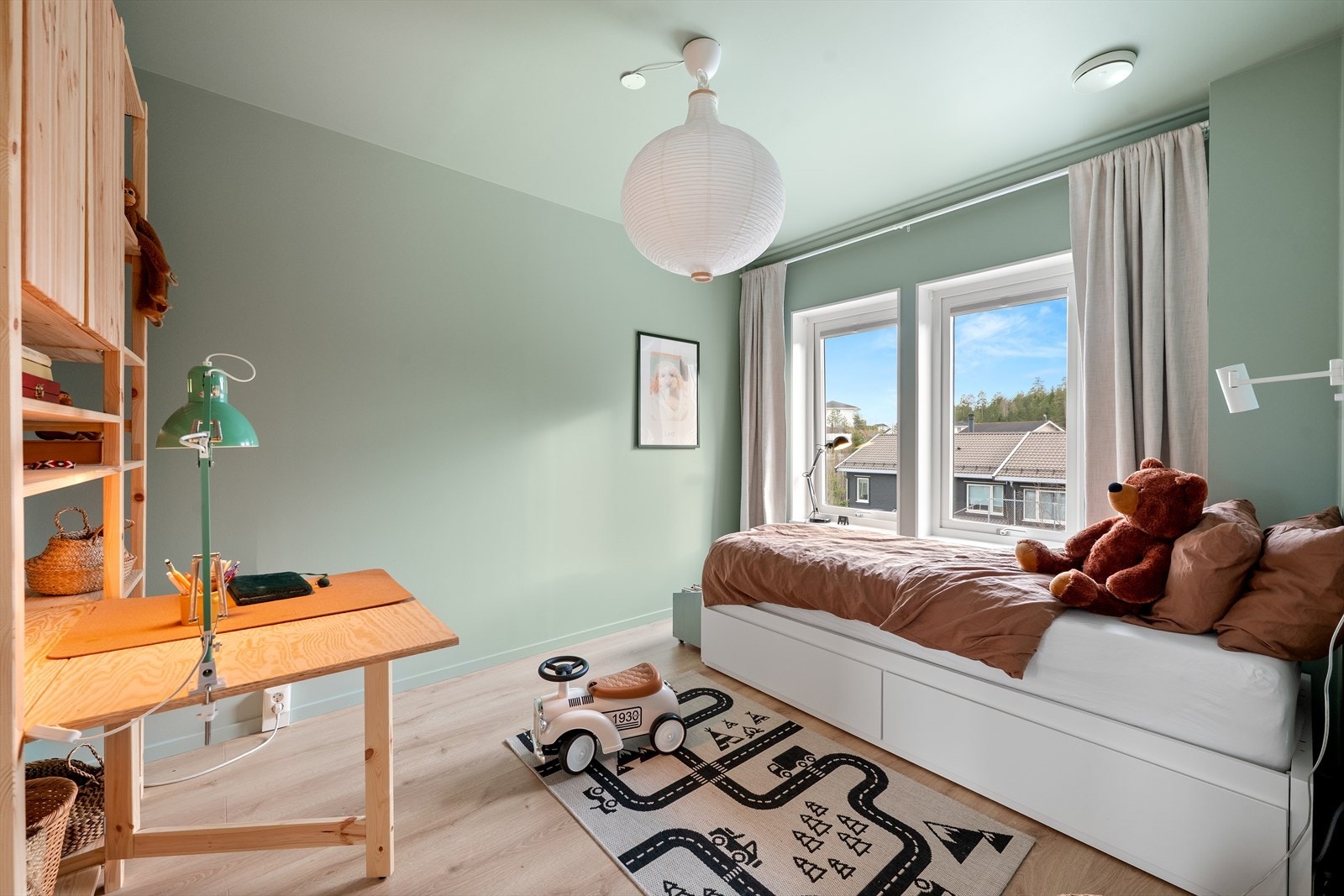 Det er god plass til seng og annet ønskelig møblement. Galleribilde