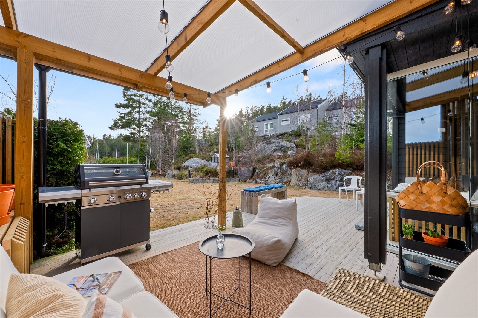 Her kan man invitere familie og venner til hyggelige sammenkomster utendørs. Galleribilde