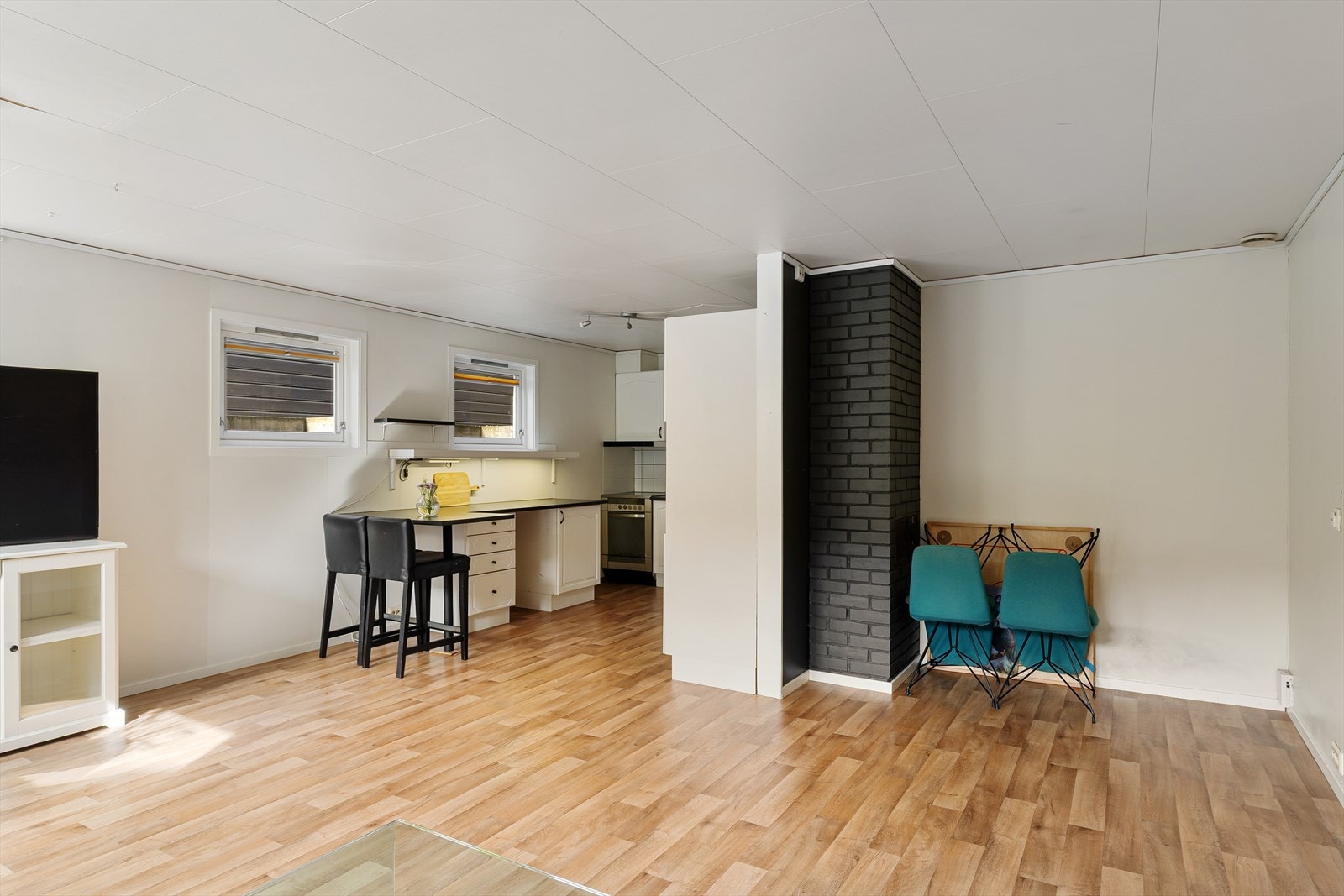 Stue- og kjøkken i åpen løsning Galleribilde