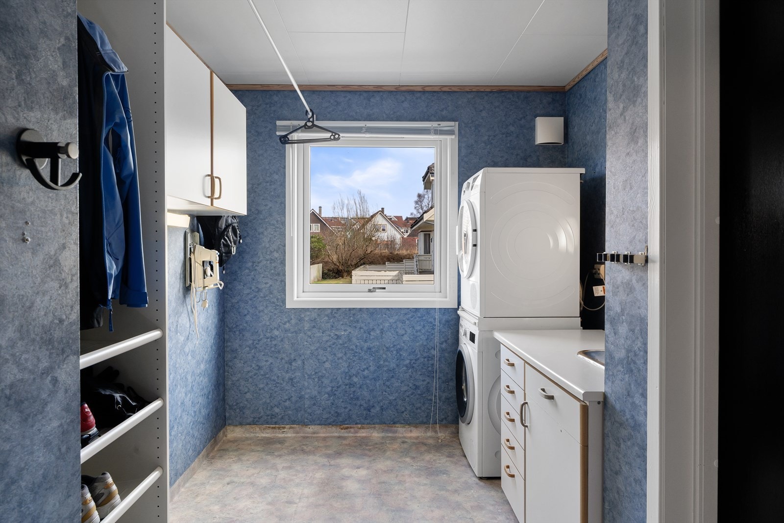 Vaskerom og bi-inngang med gulvvarme Galleribilde