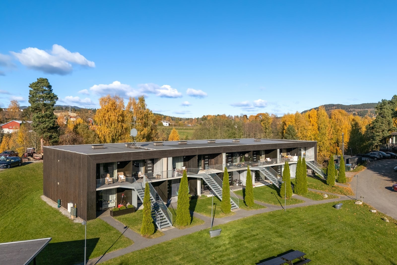 Sundmoveien 11 ligger fint til med kort avstand til Hokksund sentrum. Galleribilde
