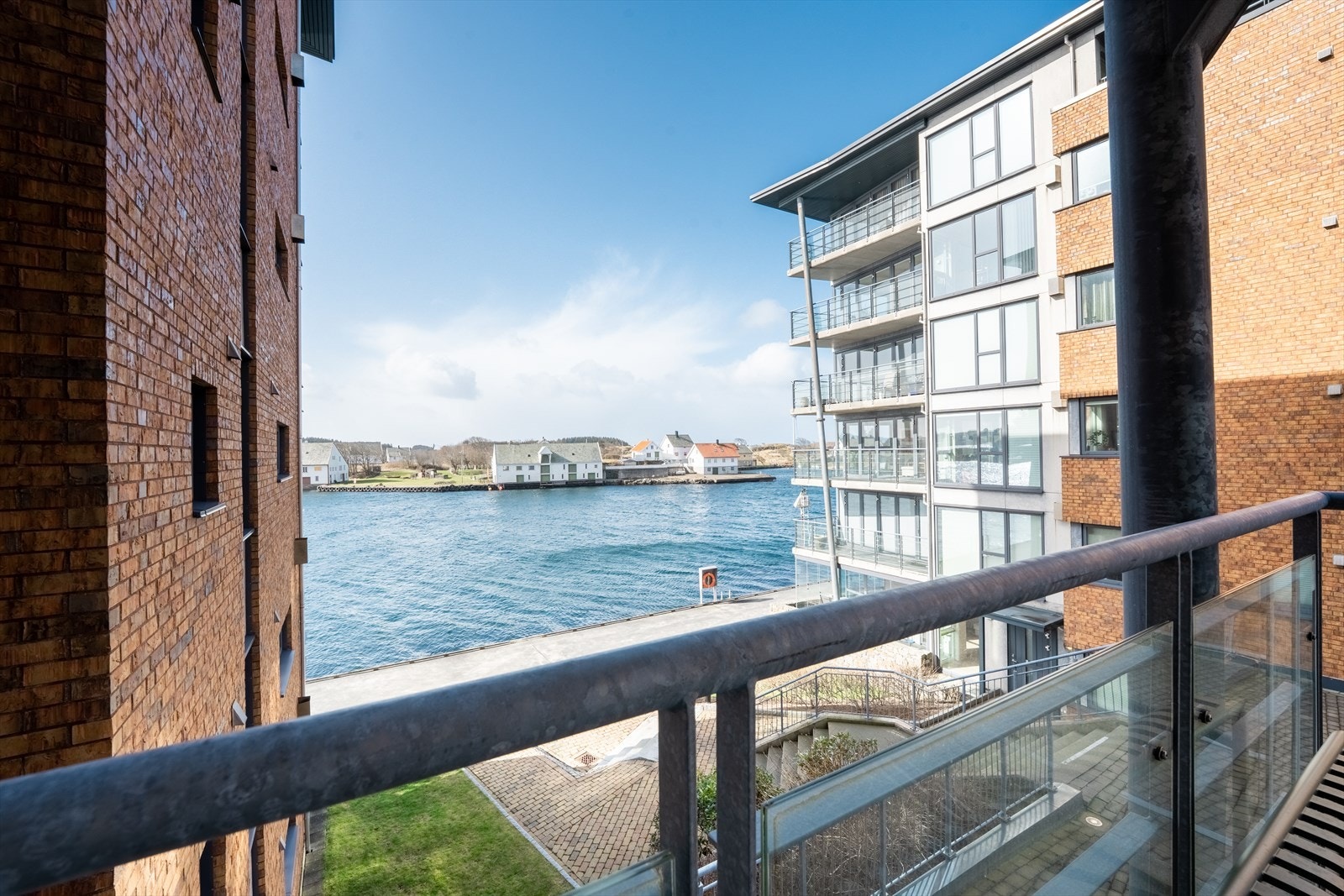 Utsikt mot Karmsundet Galleribilde