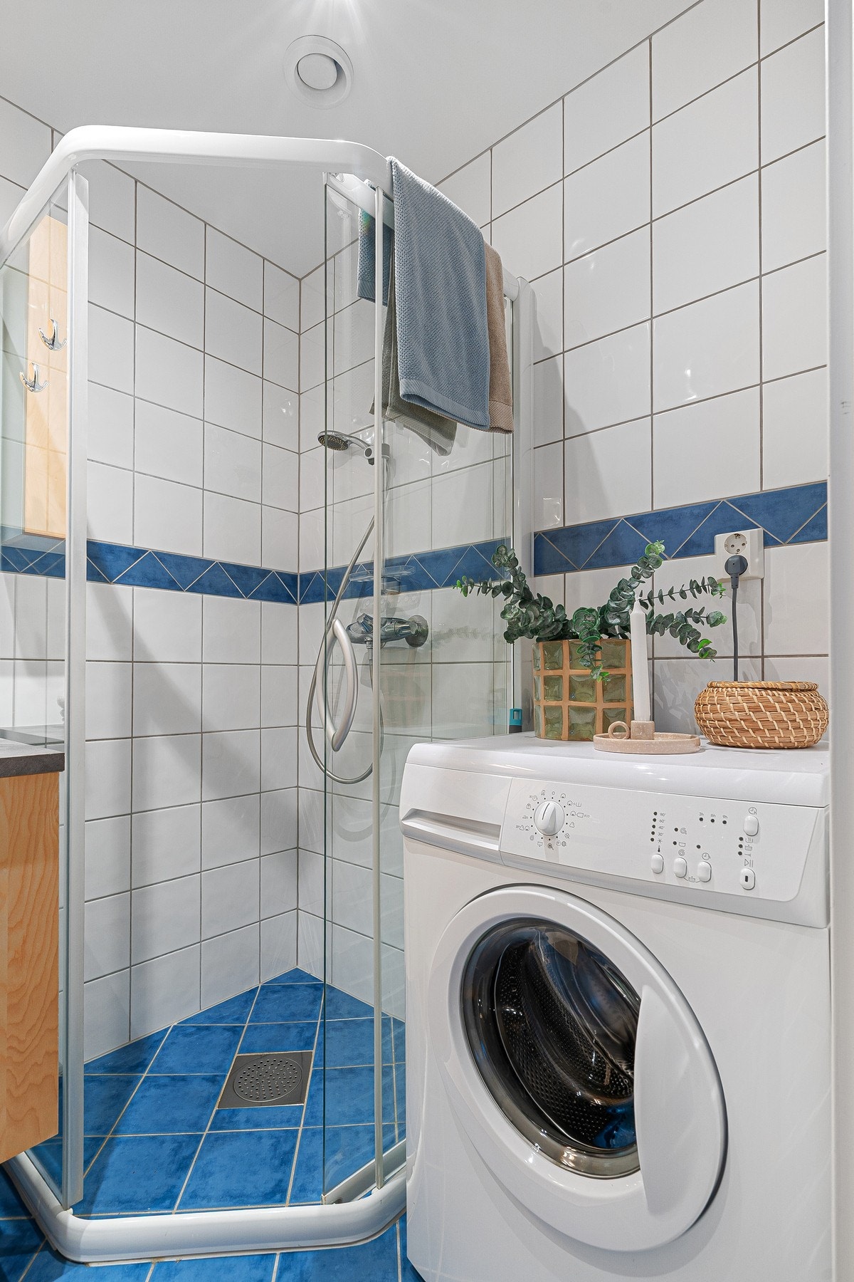 Opplegg for vaskemaskin på baderommet. Galleribilde