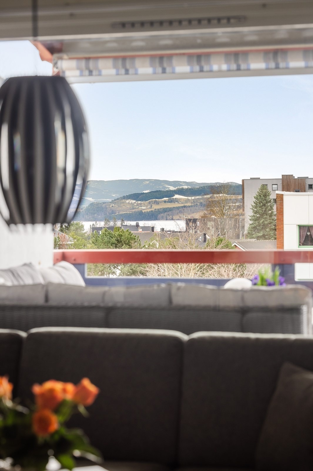 Utsyn fra stua. Galleribilde