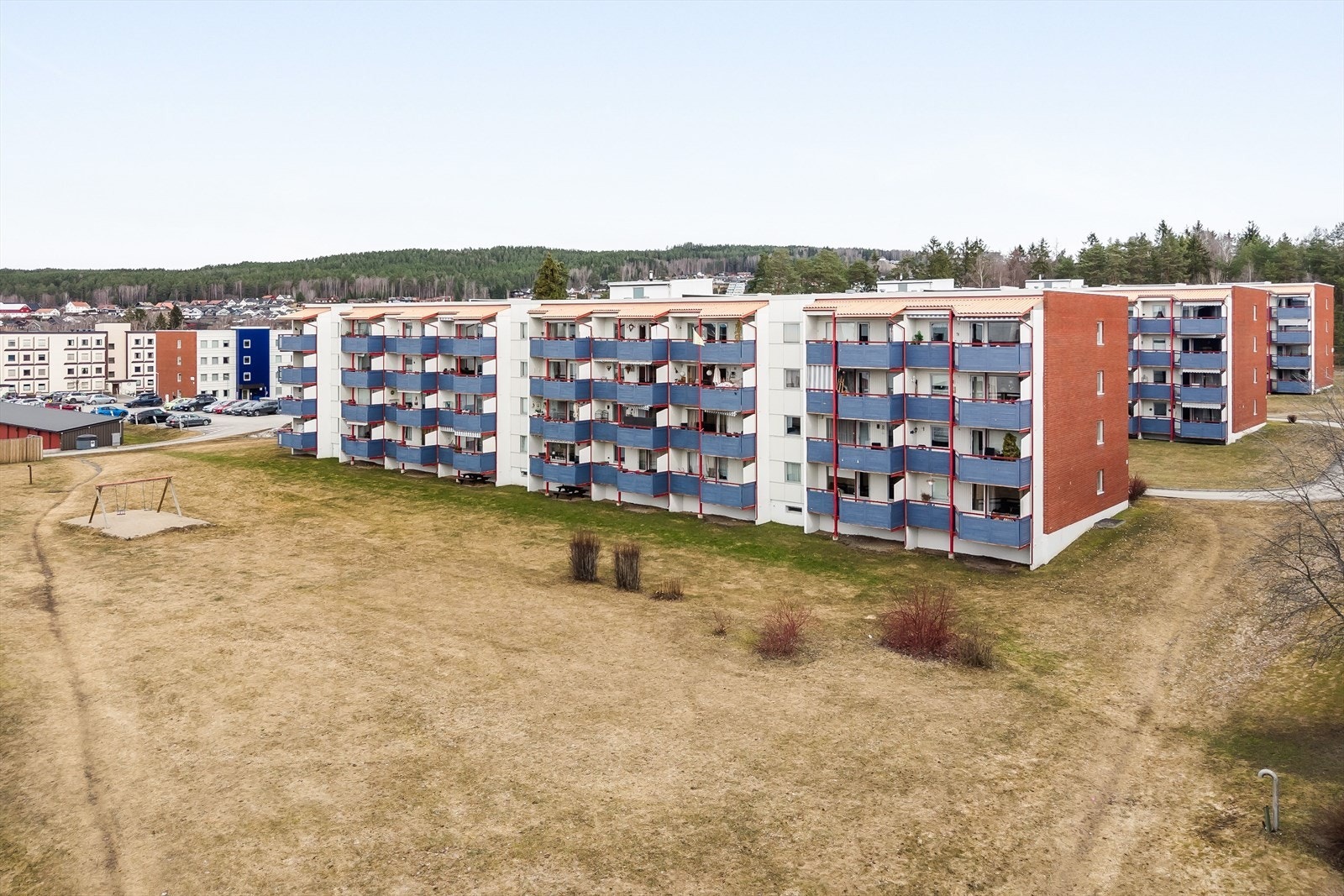 Leiligheten ligger på enden i byggets 4. etasje, som også er toppetasjen. Galleribilde