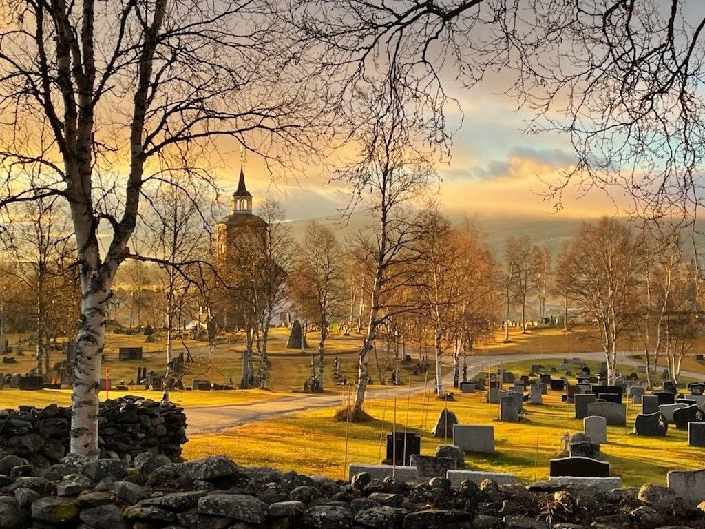 Høst ved kirka. Galleribilde