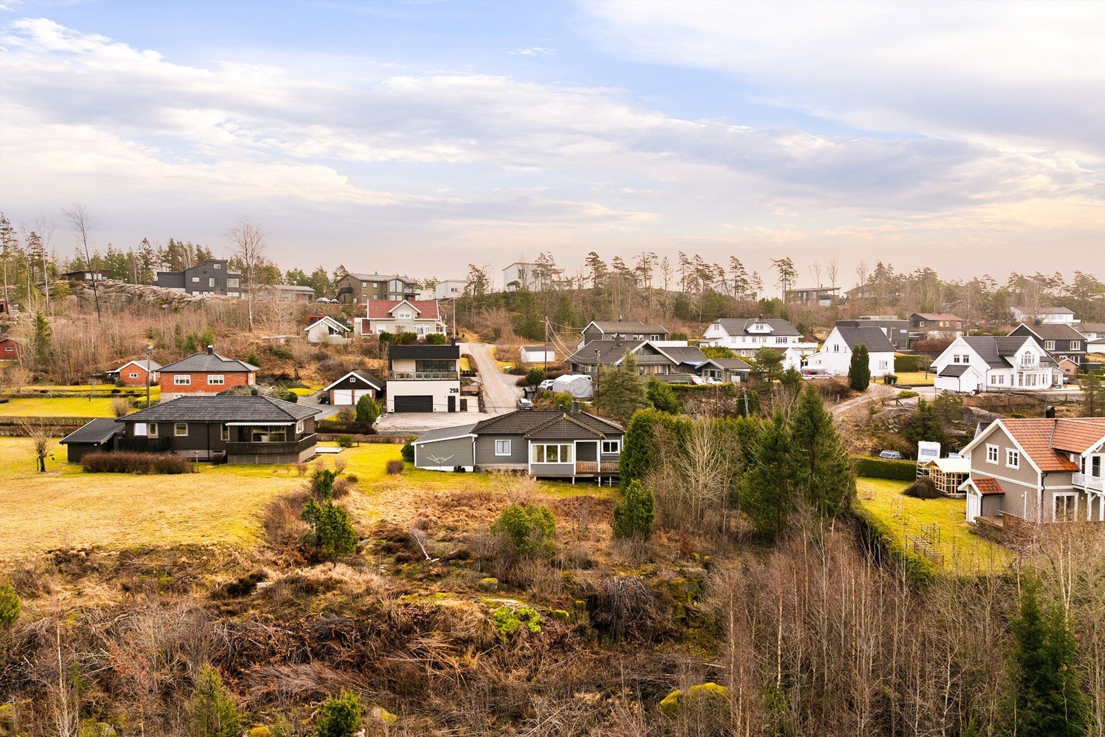 Boligen ble oppført i 1939 og er siden både ombygget og tilbygget. Vesentlige oppgraderinger er utført på 2000-tallet. Galleribilde