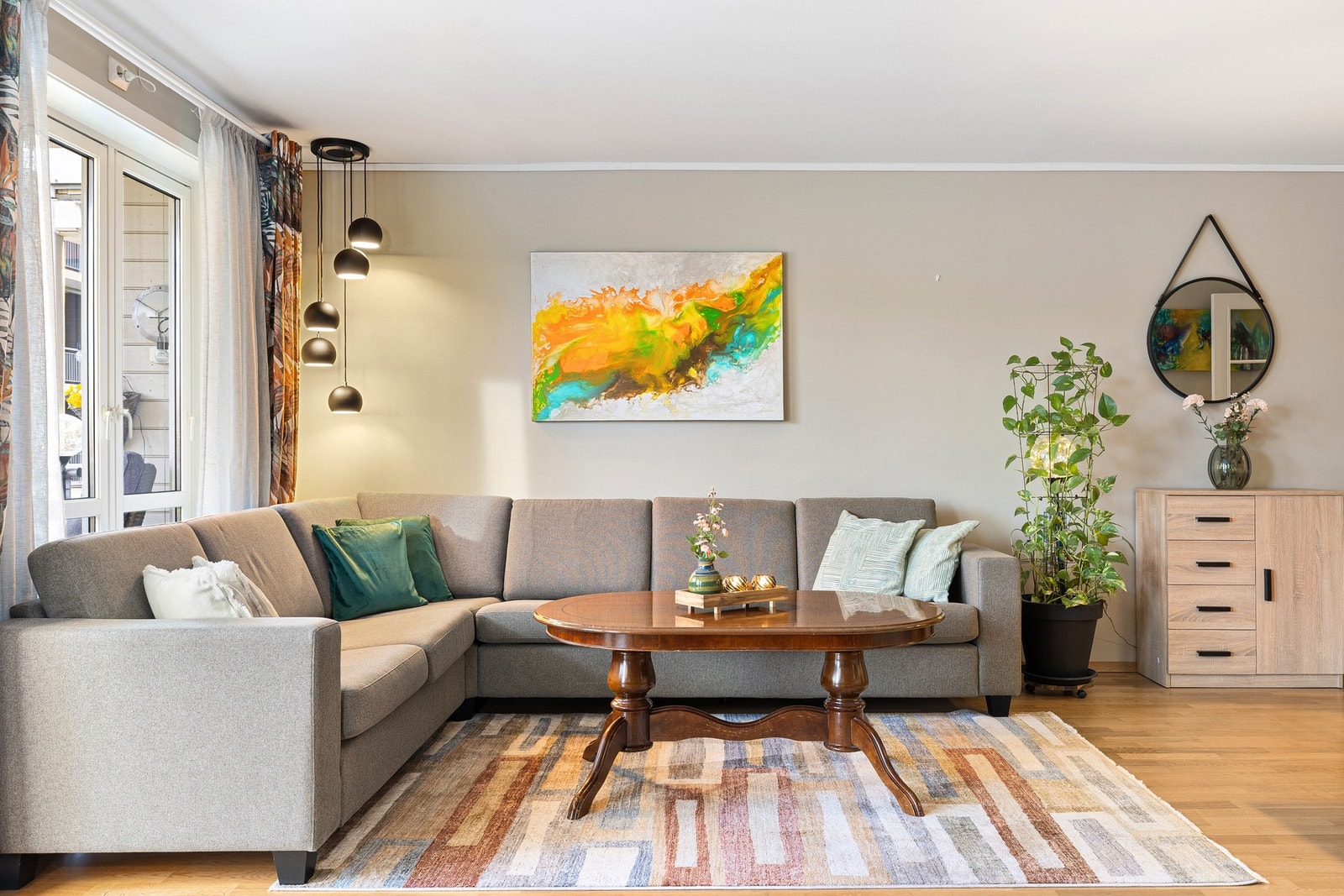 Praktisk utgang til balkong fra stuen. Galleribilde