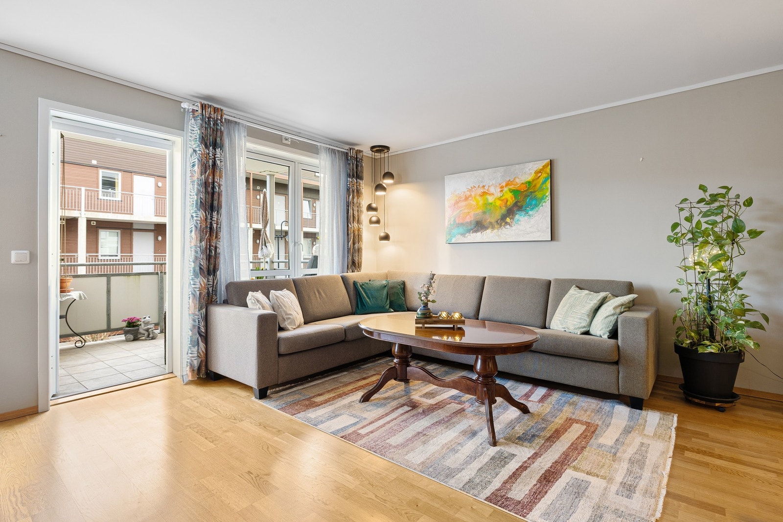 Romslig og innbydende stue på 29,5 kvm Galleribilde