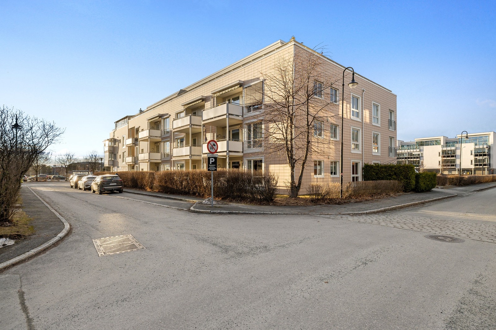 Lise Alstad ved EiendomsMegler1 har den glede å presentere: Evjebakken 1. Foto: Julian Nonstad. Galleribilde