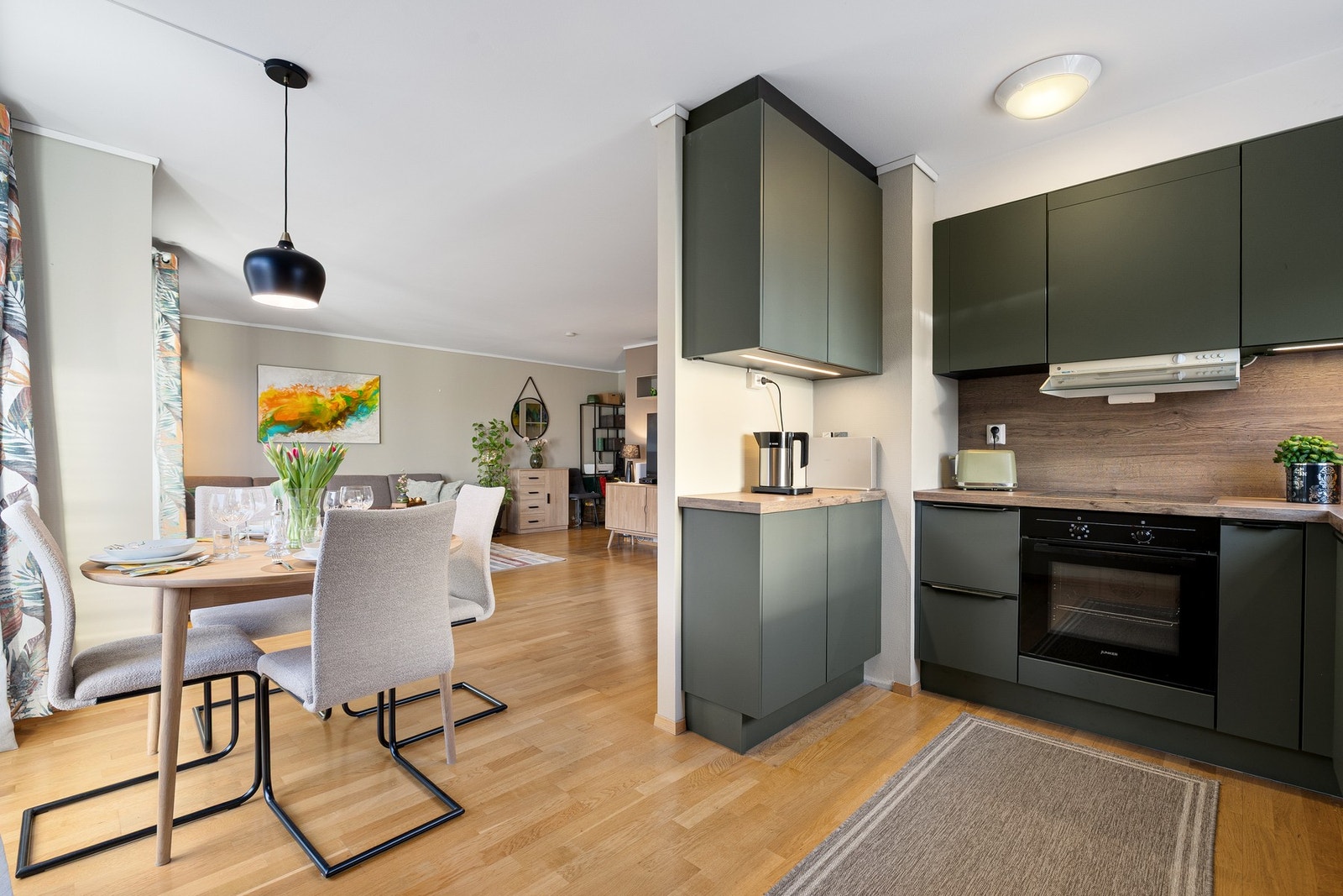 Kjøkkenet er adskilt fra stuen. Galleribilde