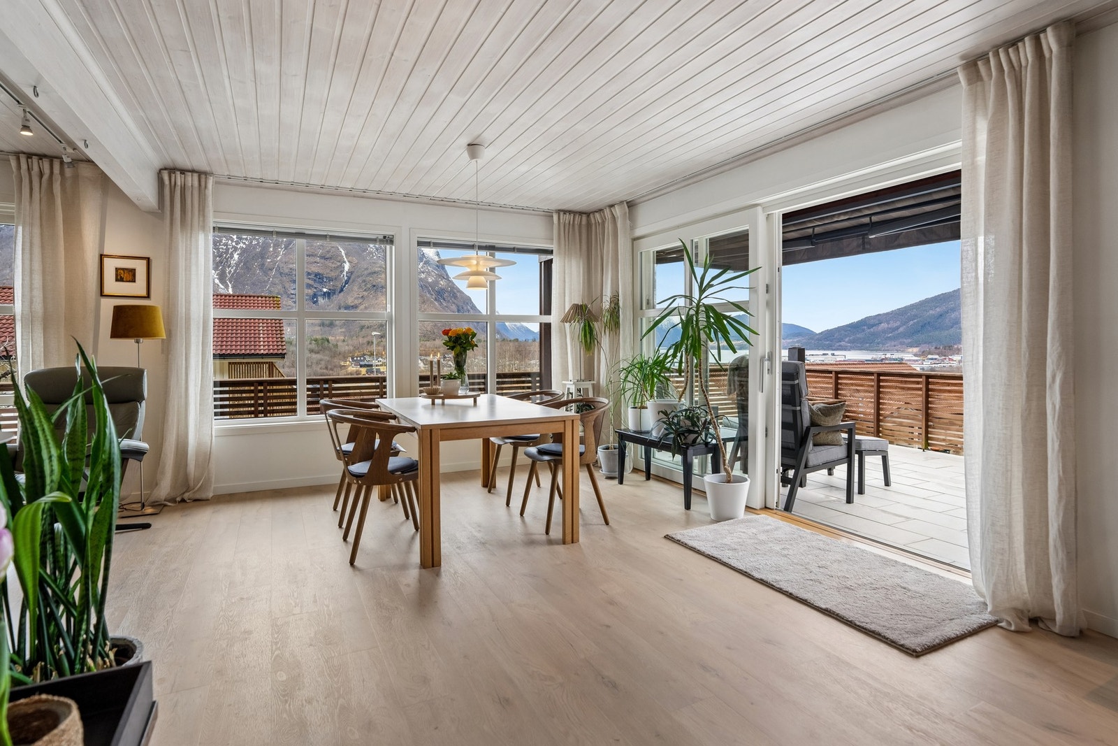 Spisestue. Galleribilde