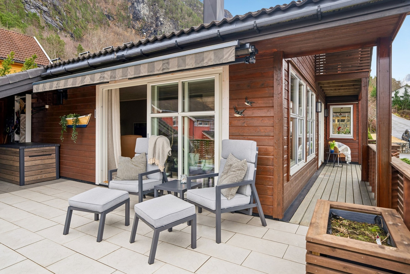 Terrasse. Galleribilde