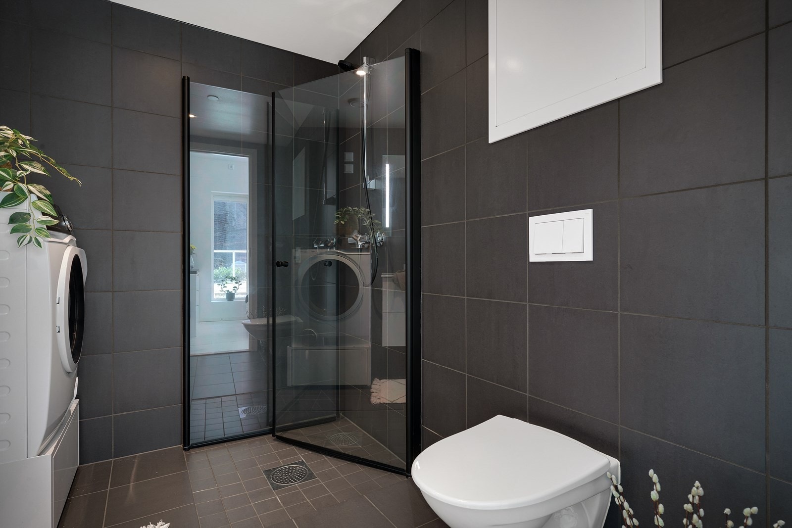 - Badet er utstyrt med behagelig gulv varme! - Galleribilde