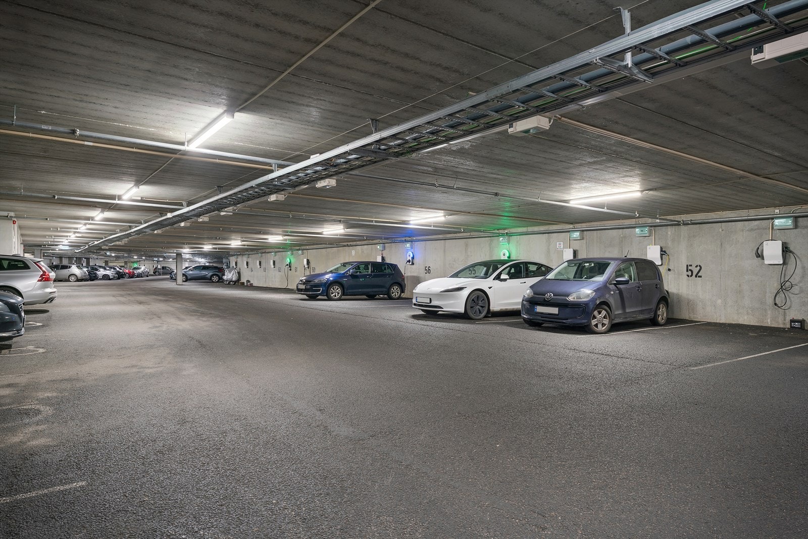 - Leiligheten disponerer én garasjeplass med elbil-lader på borettslagets fellesareal - Galleribilde