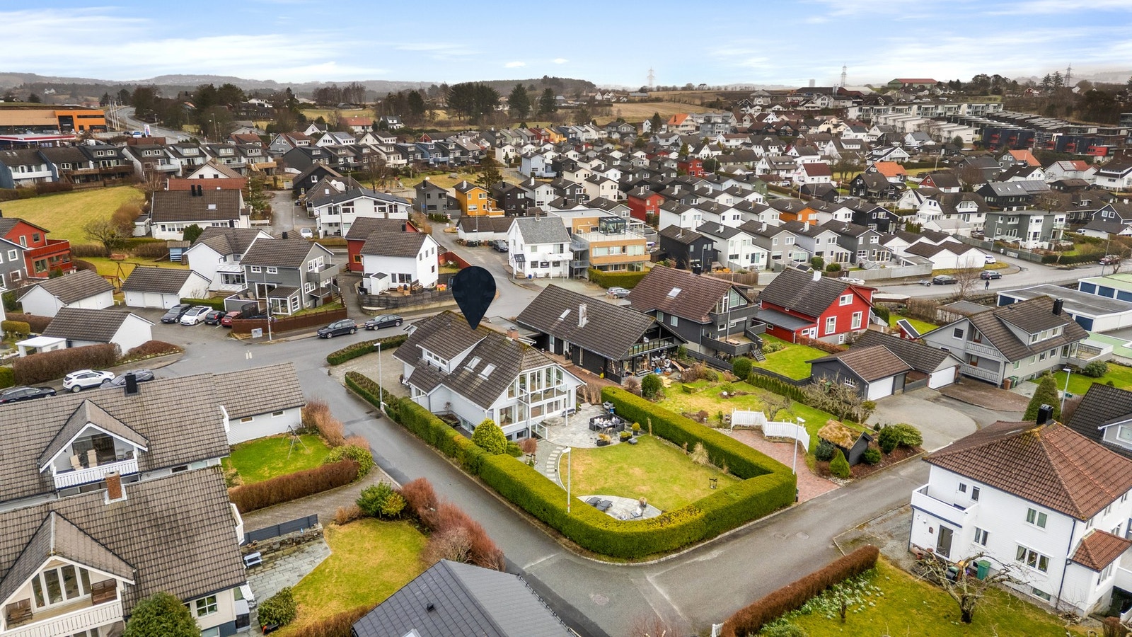 Etablert og barnevennlig område med nærhet til skole og barnehage. Galleribilde