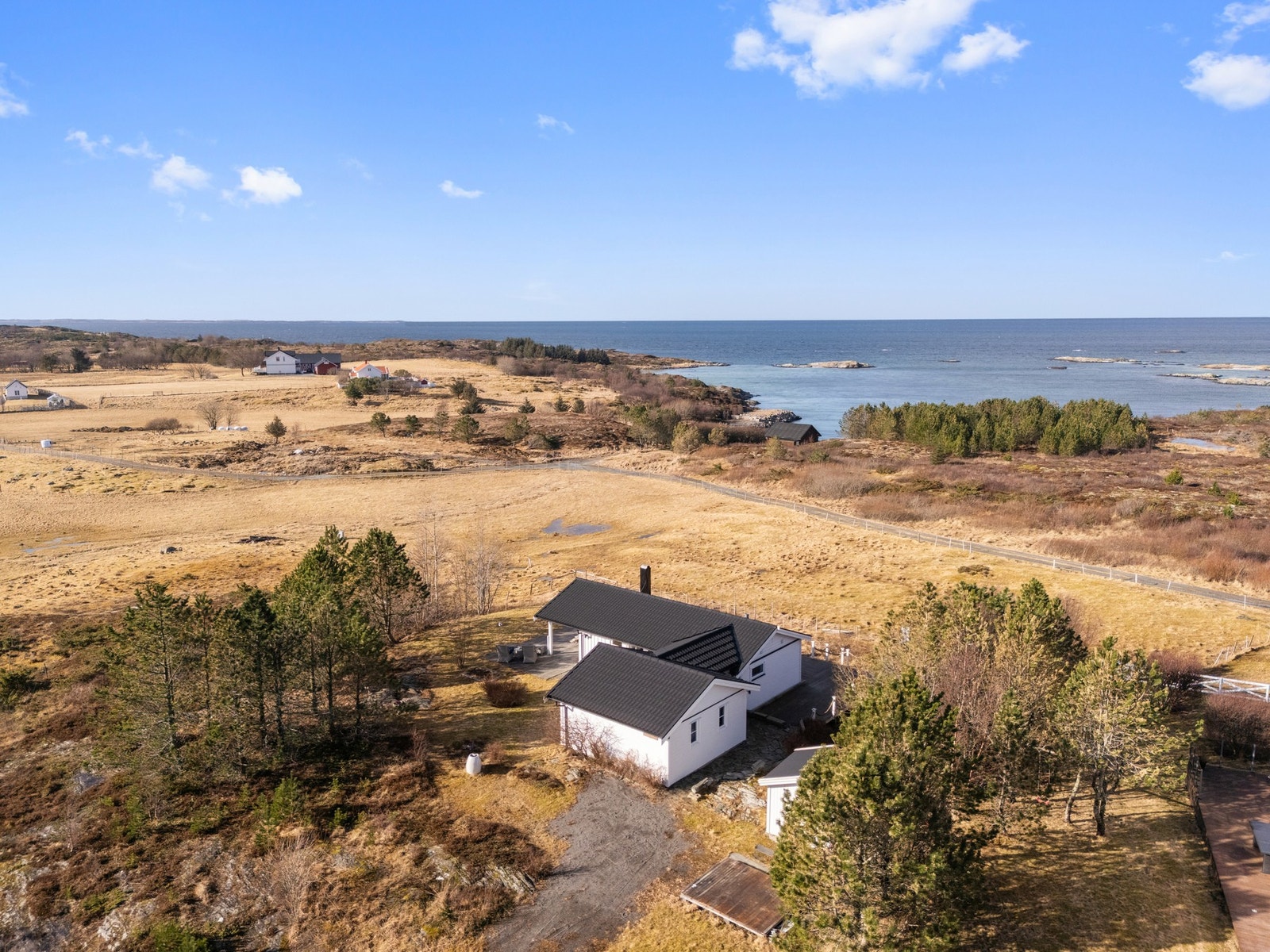 Velkommen til Valstad 45!
En hytte ved havgapet. Galleribilde