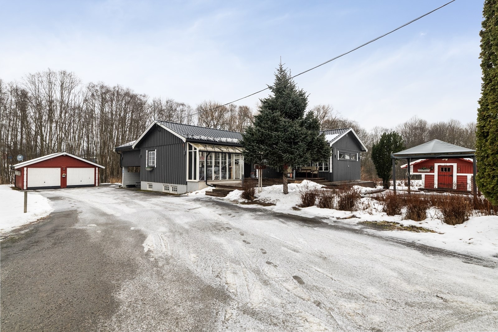 EiendomsMegler1 ved Are Olsen presenterer Valenvegen 9! Foto: Inbovi Galleribilde