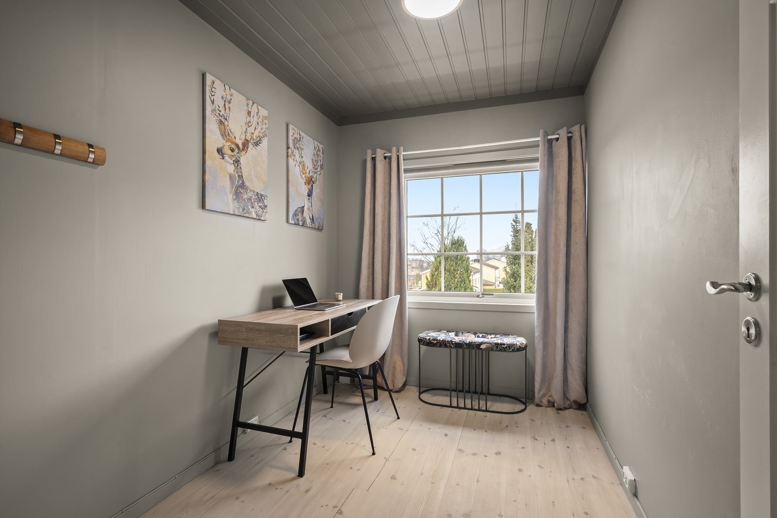 Soverom 3: Kontor eller et tredje soverom, pent oppusset i lekre farger! Galleribilde
