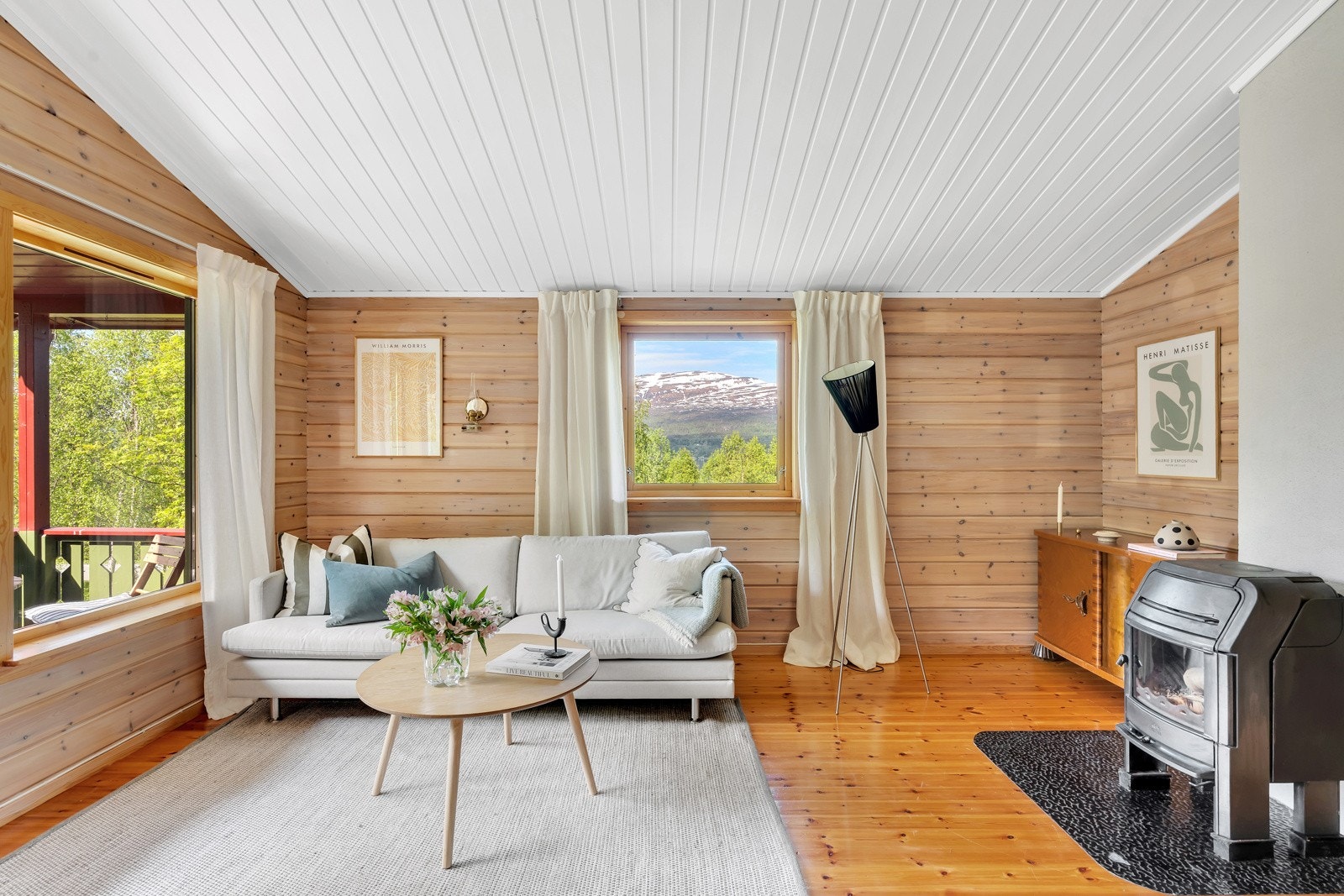 Peisen gir en lun atmosfære. Galleribilde