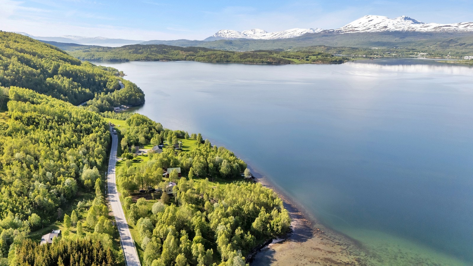 Kort vei til bussholdeplass, Bardufoss lufthavn er i underkant av 45 minutt unna. Galleribilde