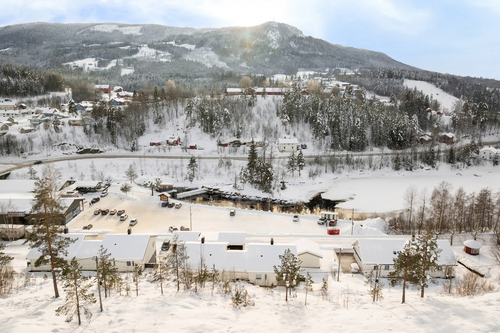 Nærhet til innsjøen Soneren gir flotte muligheter for bading, fisking og båtliv. Galleribilde