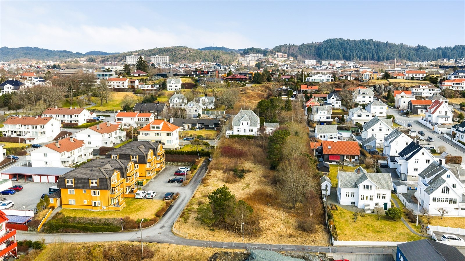Meget attraktiv beliggenhet i et av byens beste boligstrøk. Galleribilde