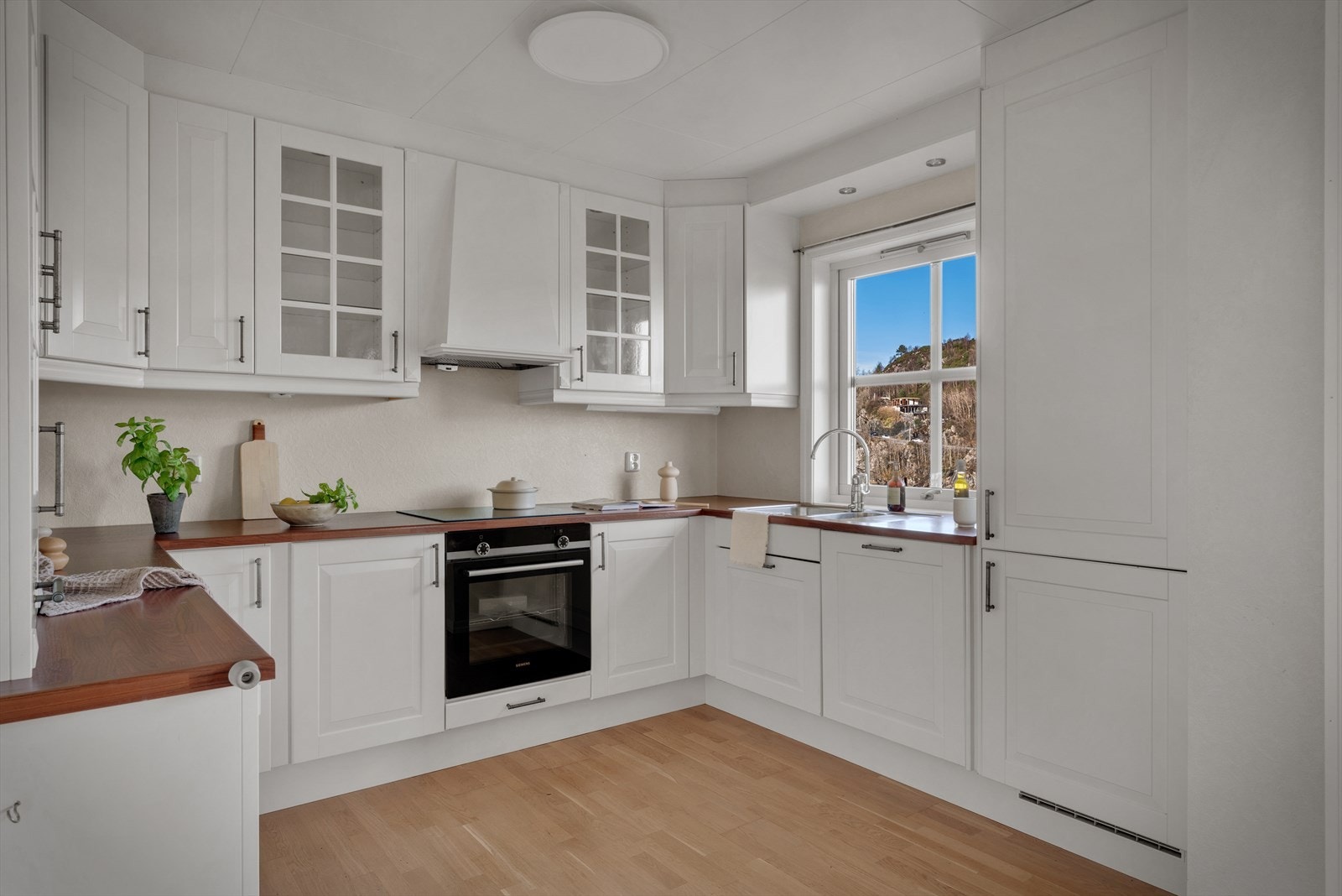 - Separat kjøkkenrom på 14,3m² - Galleribilde